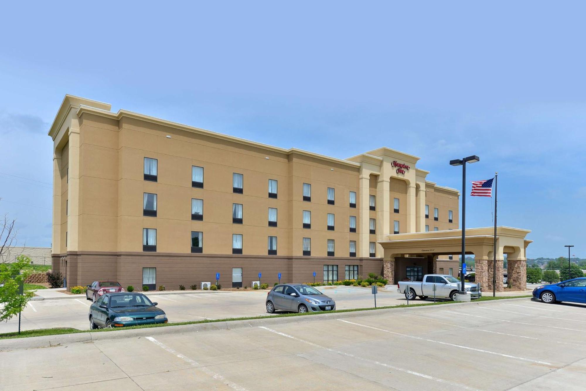Hampton Inn Ottumwa Bagian luar foto
