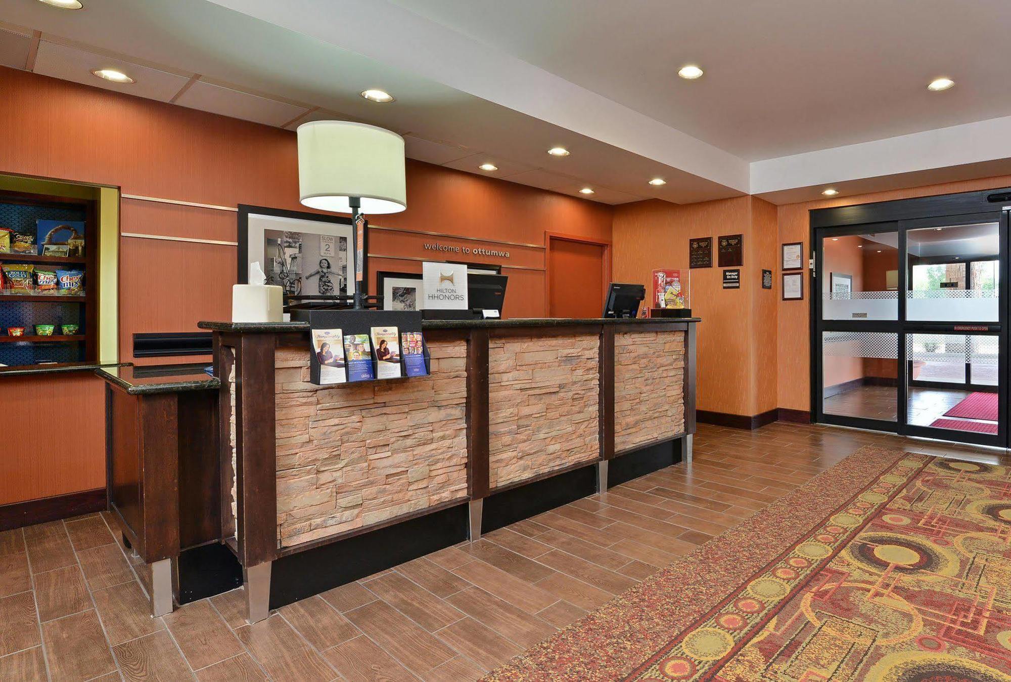 Hampton Inn Ottumwa Bagian luar foto